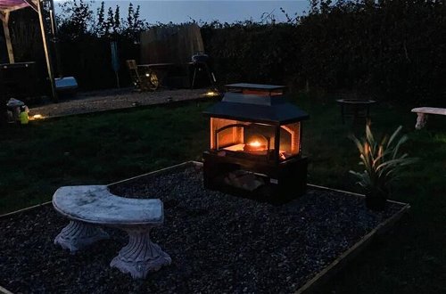 Photo 25 - Cute and Cosy Shepard hut With Wood Fuel hot tub