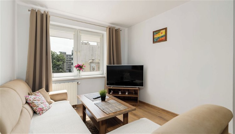 Photo 1 - Bright & Comfy Apartment by Renters