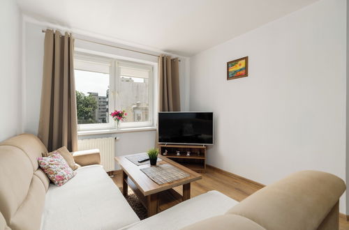 Photo 1 - Bright & Comfy Apartment by Renters