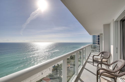 Photo 8 - Sunny Isles Beach Retreat w/ Resort Perks