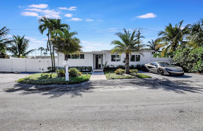 Modern and Updated Delray Beach Escape Sleeps 10! - Photo 1