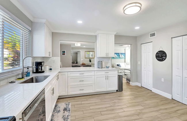 Modern and Updated Delray Beach Escape Sleeps 10! - Photo 17