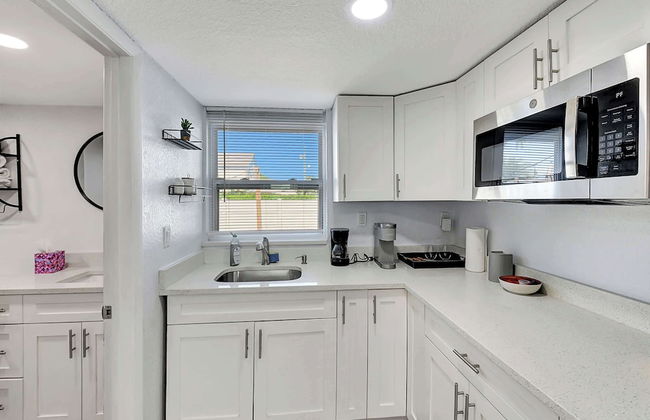 Modern and Updated Delray Beach Escape Sleeps 10! - Photo 19