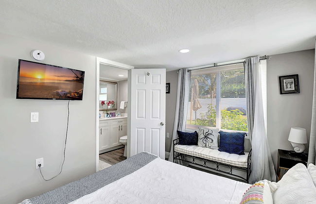 Modern and Updated Delray Beach Escape Sleeps 10! - Photo 4