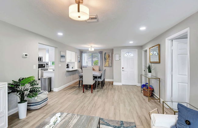 Modern and Updated Delray Beach Escape Sleeps 10! - Photo 28