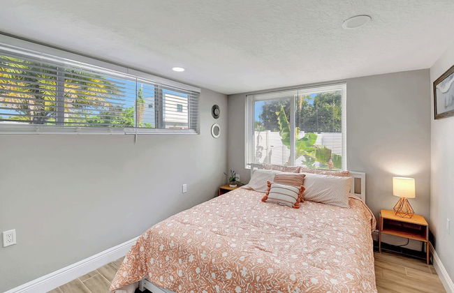 Modern and Updated Delray Beach Escape Sleeps 10! - Photo 9