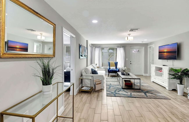 Modern and Updated Delray Beach Escape Sleeps 10! - Photo 30