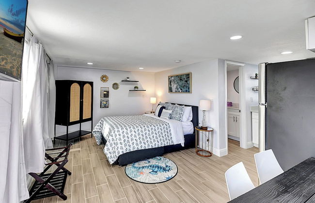 Modern and Updated Delray Beach Escape Sleeps 10! - Photo 5