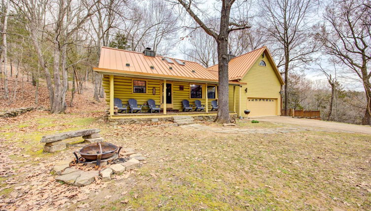 Foto 1 - Secluded Beaver Lake Cabin w/ Private Dock