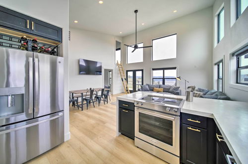 Photo 31 - Modern Davenport Home w/ Water View & Grill