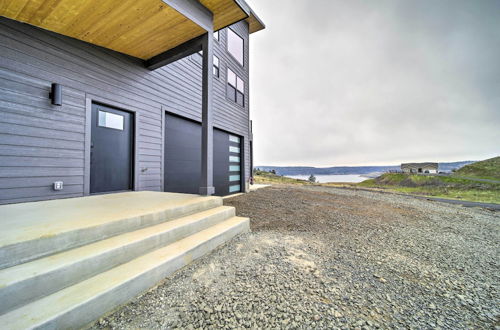 Photo 12 - Modern Davenport Home w/ Water View & Grill