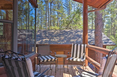 Foto 8 - Modern Pine Cabin w/ Game Room, Deck & Fire Pit