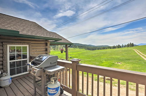 Foto 27 - Cozy Conifer Cabin w/ Mtn Views on 100 Acres