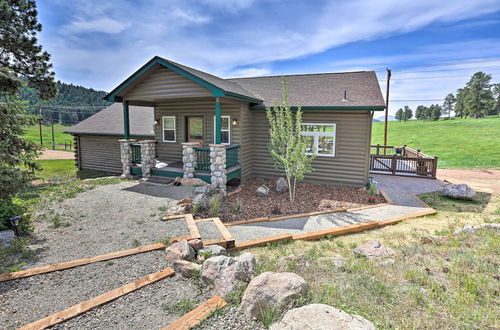 Foto 26 - Cozy Conifer Cabin w/ Mtn Views on 100 Acres