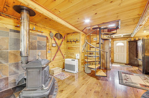 Foto 29 - Rustic Searsport Cabin: Loft + Sunroom on 10 Acres