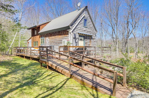 Foto 13 - Rustic Searsport Cabin: Loft + Sunroom on 10 Acres