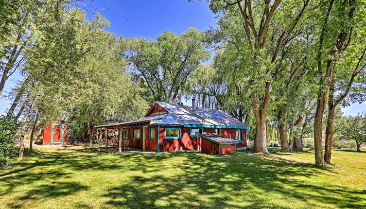 Foto 1 - Quiet Durango Farmhouse w/ Beautiful Yard & Gazebo