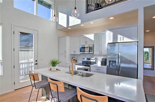 Foto 5 - 'pineberry Modern' Luxury Home w/ Panoramic Views