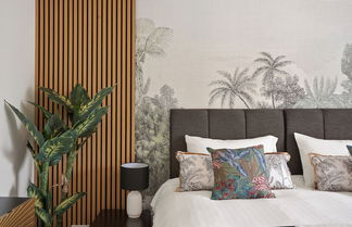 Foto 3 - Tropical Inspired 2-Bedroom Flat