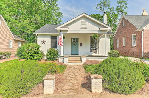 Foto 1 - Elegant Charlotte Home w/ Fire Pit & Patio