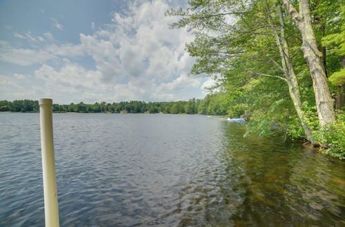 Foto 7 - Lakefront Getaway w/ Canoe & Dock Fishing