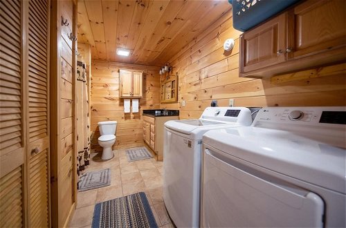 Photo 26 - Ricks Retreat-log Cabin Near Blue Ridge hot tub