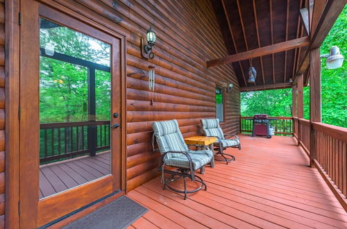 Photo 13 - Ricks Retreat-log Cabin Near Blue Ridge hot tub