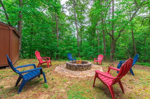 Foto 6 - Ricks Retreat-log Cabin Near Blue Ridge hot tub