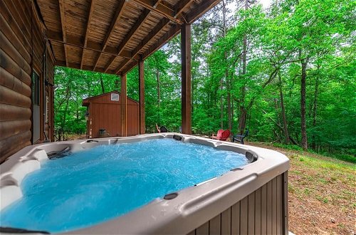 Photo 30 - Ricks Retreat-log Cabin Near Blue Ridge hot tub