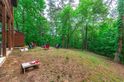 Foto 32 - Ricks Retreat-log Cabin Near Blue Ridge hot tub