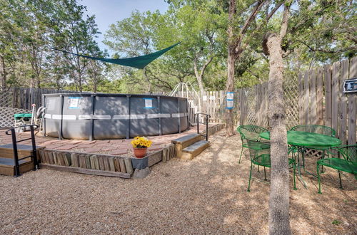 Foto 5 - Charming Canyon Lake Cottage w/ Pool & BBQ Pit