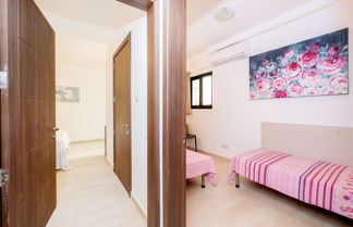 Photo 2 - Islet Seafront Family Apartment