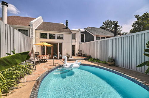 Photo 28 - Charming Montrose Townhome With Private Pool