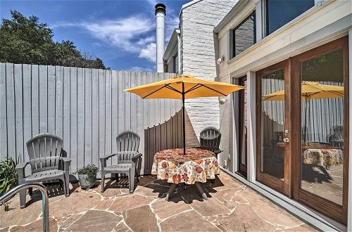 Photo 18 - Charming Montrose Townhome With Private Pool