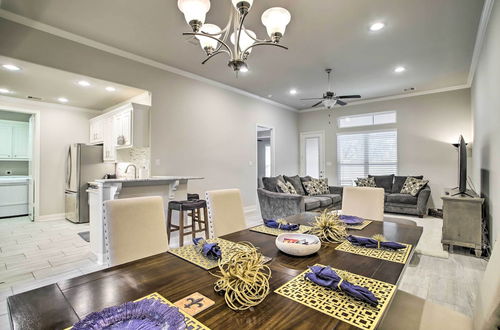 Photo 6 - Modern Houston Townhome Near The Woodlands