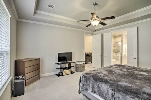 Photo 25 - Modern Houston Townhome Near The Woodlands
