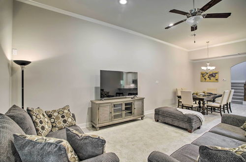 Photo 15 - Modern Houston Townhome Near The Woodlands