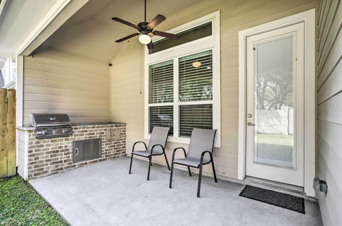 Photo 19 - Modern Houston Townhome Near The Woodlands