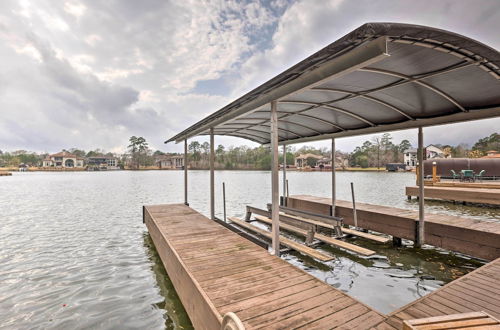 Foto 8 - Beautiful Lake Conroe Home w/ Private Dock