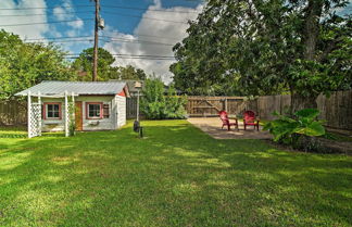 Photo 3 - Cozy Brenham Cottage w/ Private Patio & Yard