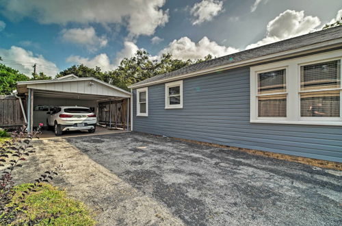 Foto 11 - Cozy Brenham Cottage w/ Private Patio & Yard