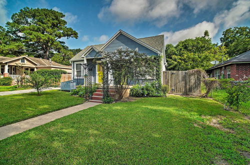 Photo 2 - Cozy Brenham Cottage w/ Private Patio & Yard