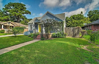 Photo 2 - Cozy Brenham Cottage w/ Private Patio & Yard