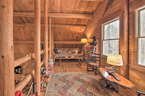 Photo 30 - Rustic Madison 'treehouse' Cabin With Game Room