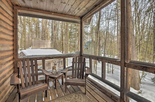 Photo 2 - Rustic Madison 'treehouse' Cabin With Game Room