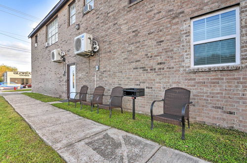 Photo 19 - Convenient Galveston Apartment: 1/2 Mi to Beach