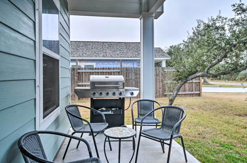 Photo 5 - Holiday Beach Vacation Rental w/ Fire Pit