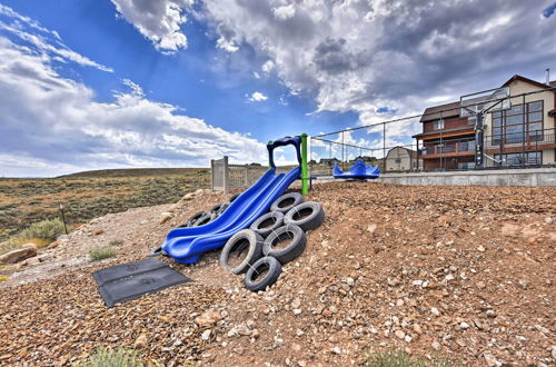 Photo 7 - Cabin w/ Beach Access, Sport Court, Hot Tub & View