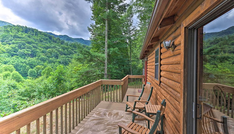 Foto 1 - Quaint Log Cabin w/ Views Near West Jefferson