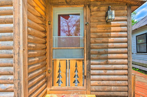 Foto 6 - Historic Cabin Retreat: Steps to Okoboji Lake